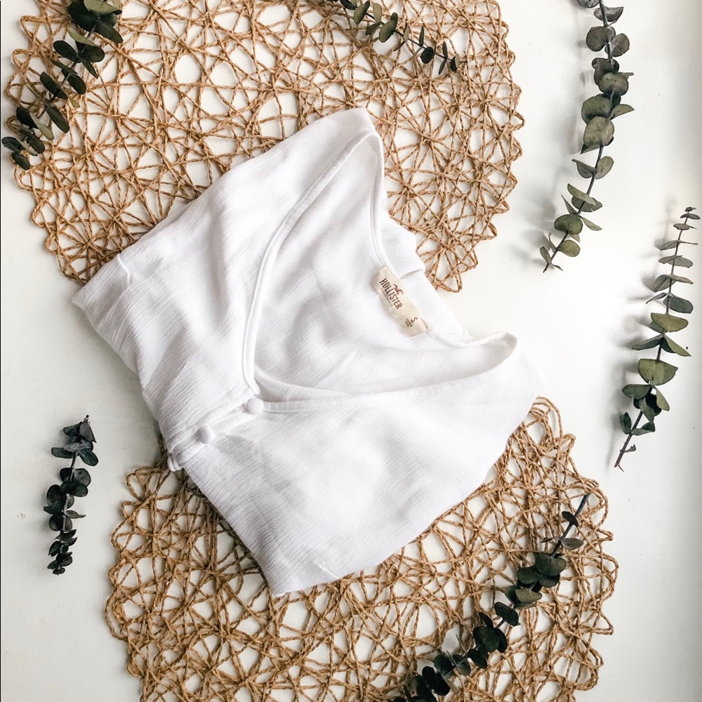 Hollister Crop Top